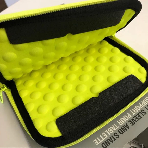 NWT| Tablet Sleeve Case & Stand “2 in 1” - Picture 7 of 7